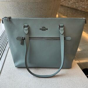 Coach Blue Leather Gallery Zip Tote | Excellent condition